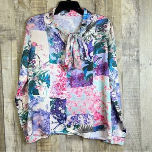 Unbranded Unsized Floral Long Sleeve V-Neck w/Neck Tie